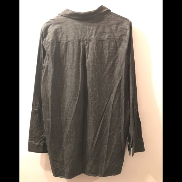 Lisette & B.C Cothing tops both for 40$ - Picture 6 of 7